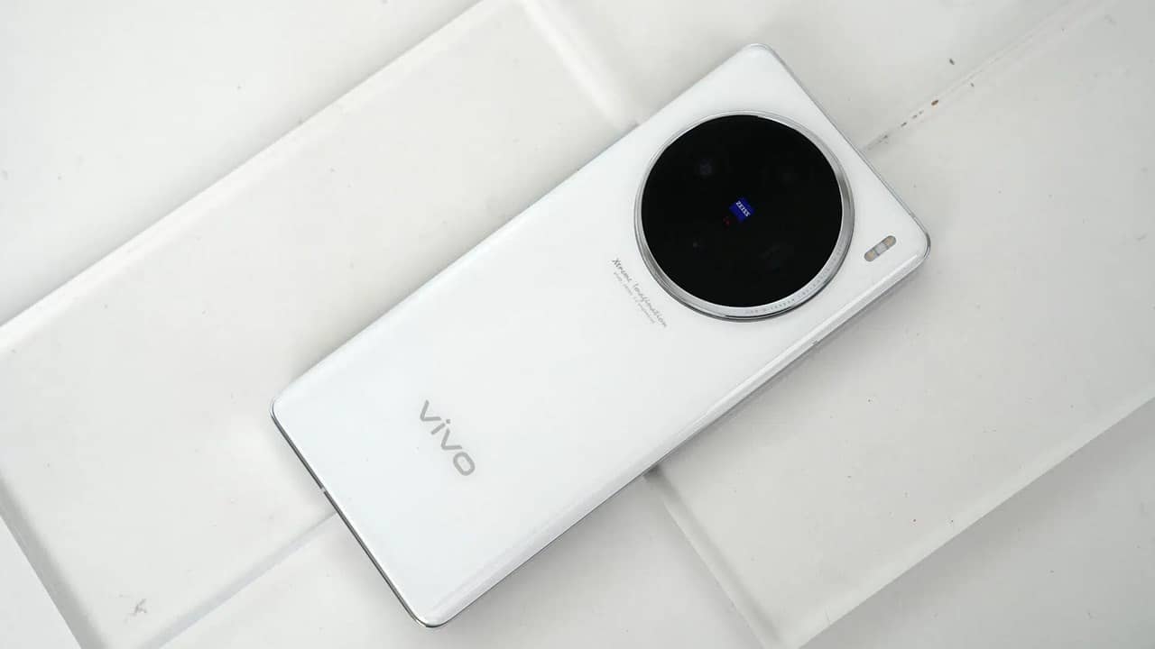 Read more about the article Vivo V50 Pro – Leaks